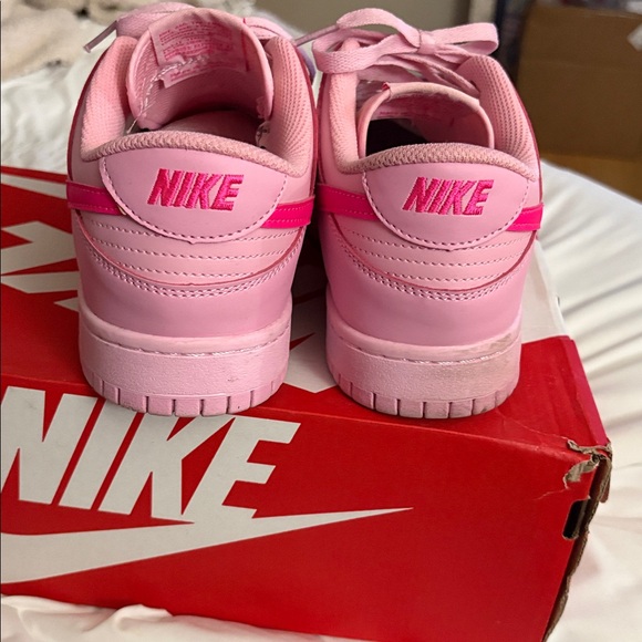 Nike Women's pink dunks - Picture 5 of 6